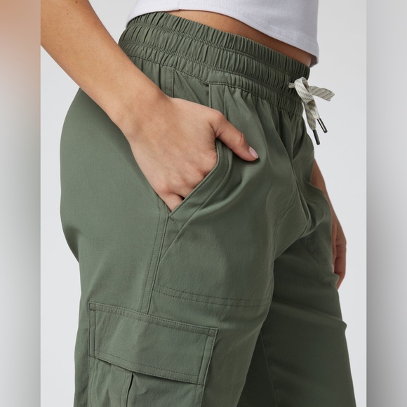 Vuori•Scout Cargo Jogger•Tie Waist Loose Fit•LIKE NEW•Army Green•Sz Lg / 8-10 - Picture 3 of 16